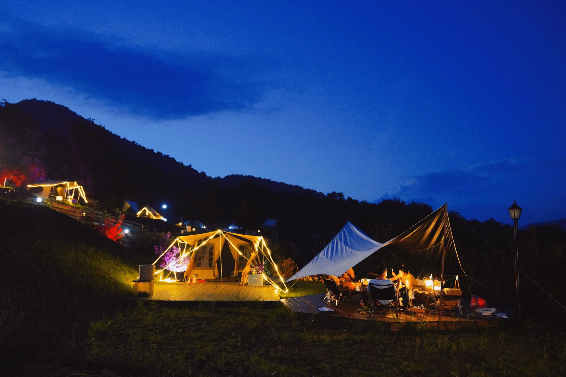 中秋假期，青島趣·青野自然營地，露營賞月成為許多家庭的度假選擇。（記者 李媛 通訊員 李煥斌 報道）